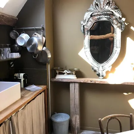 La Cachette De Julia